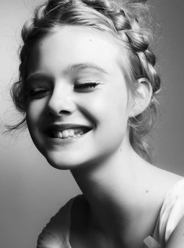 Edito: Elle Fanning par Steven Pan, magazine Interview