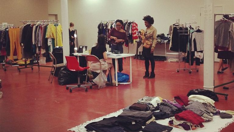 5 bonnes habitudes à avoir en visitant une grande vente vintage.