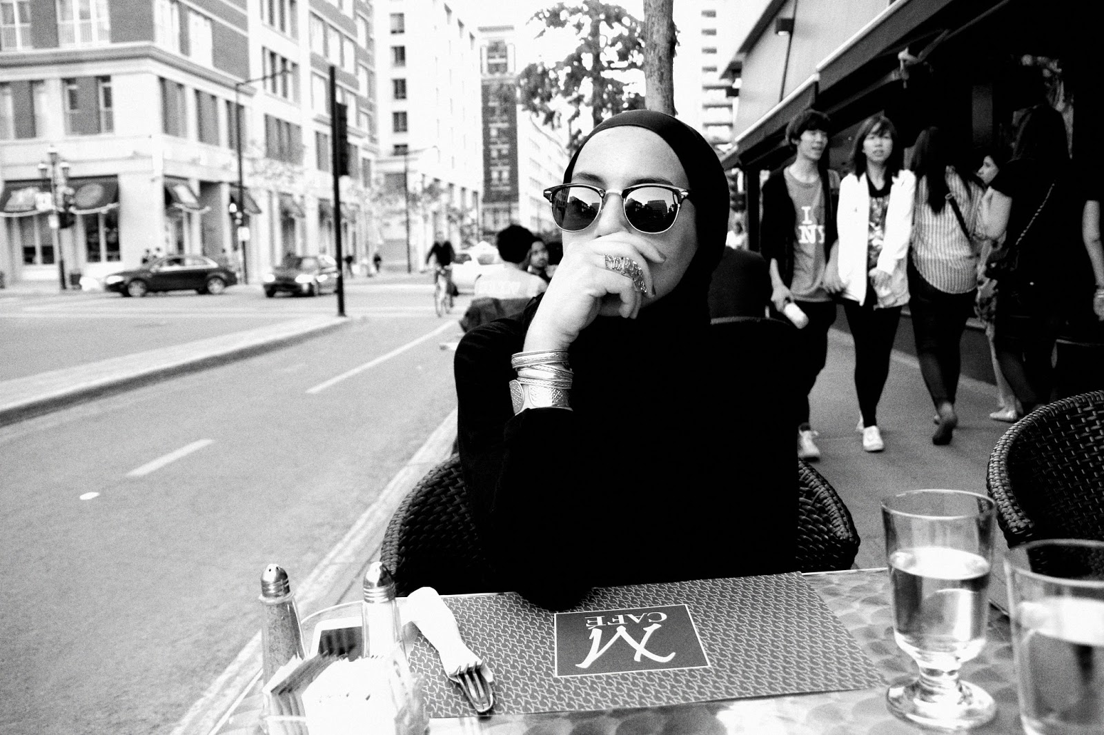 Portrait de Jasmine Be : quand le hijab rencontre la fashionista