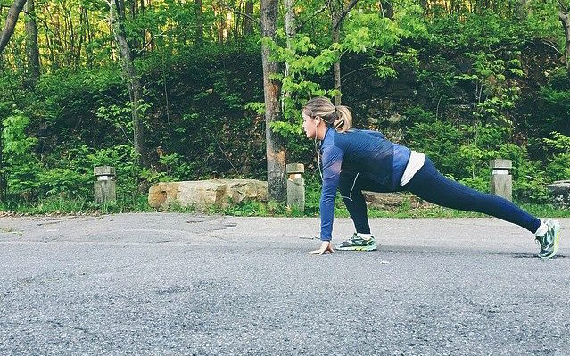 Course : redécouvrir les souliers Skechers et CAPOTER!