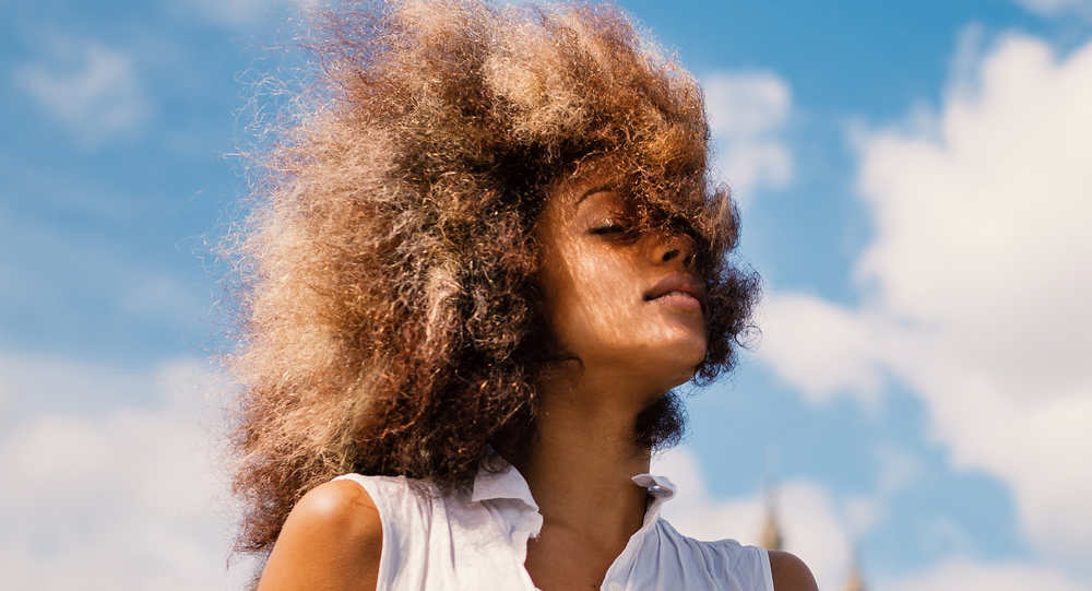 Le « deep conditioner » aux poudres indiennes : parfait pour vos cheveux crépus!