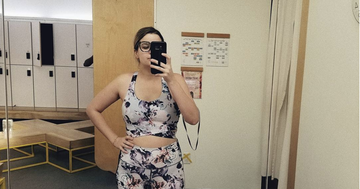 Des fleurs, du pastel et des coupes franchement rafraîchissantes pour la collection printemps de Hyba