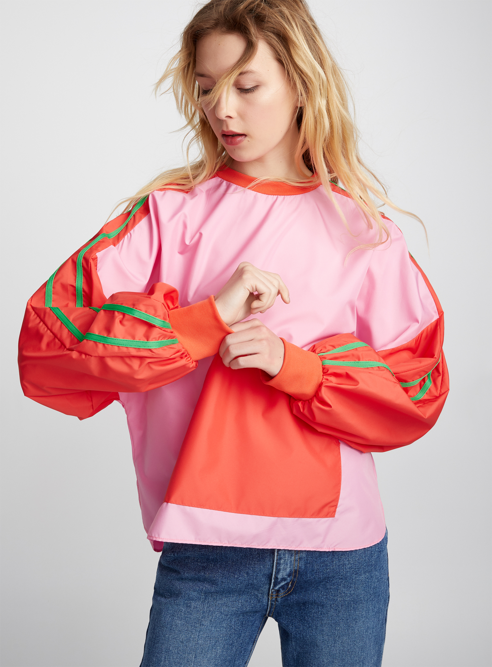 Simons lance une collection Icône inspirée de la Corée pis on veut toute