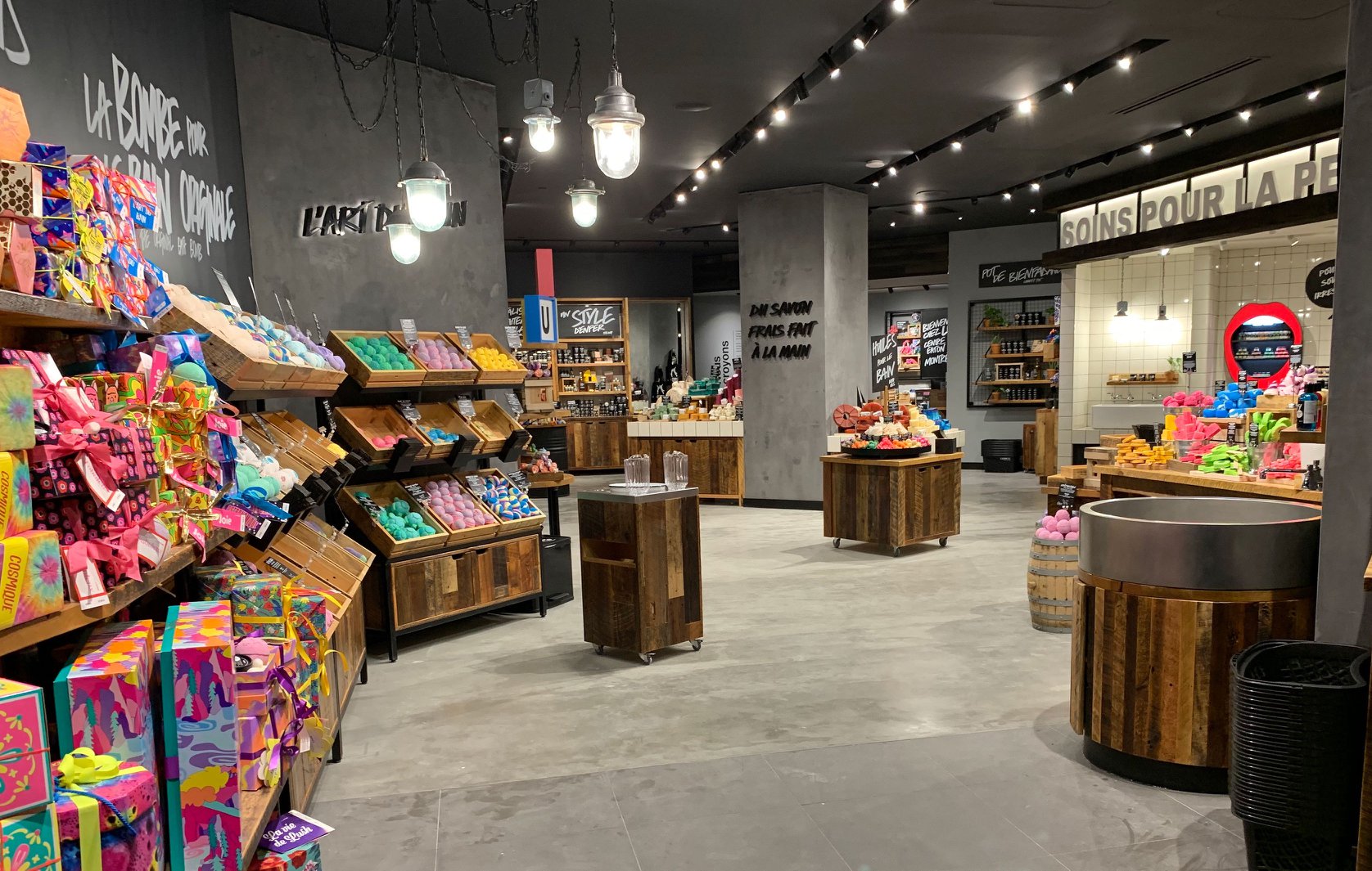 Lush a ouvert sa boutique au Centre Eaton et elle est GÉANTE!!!!