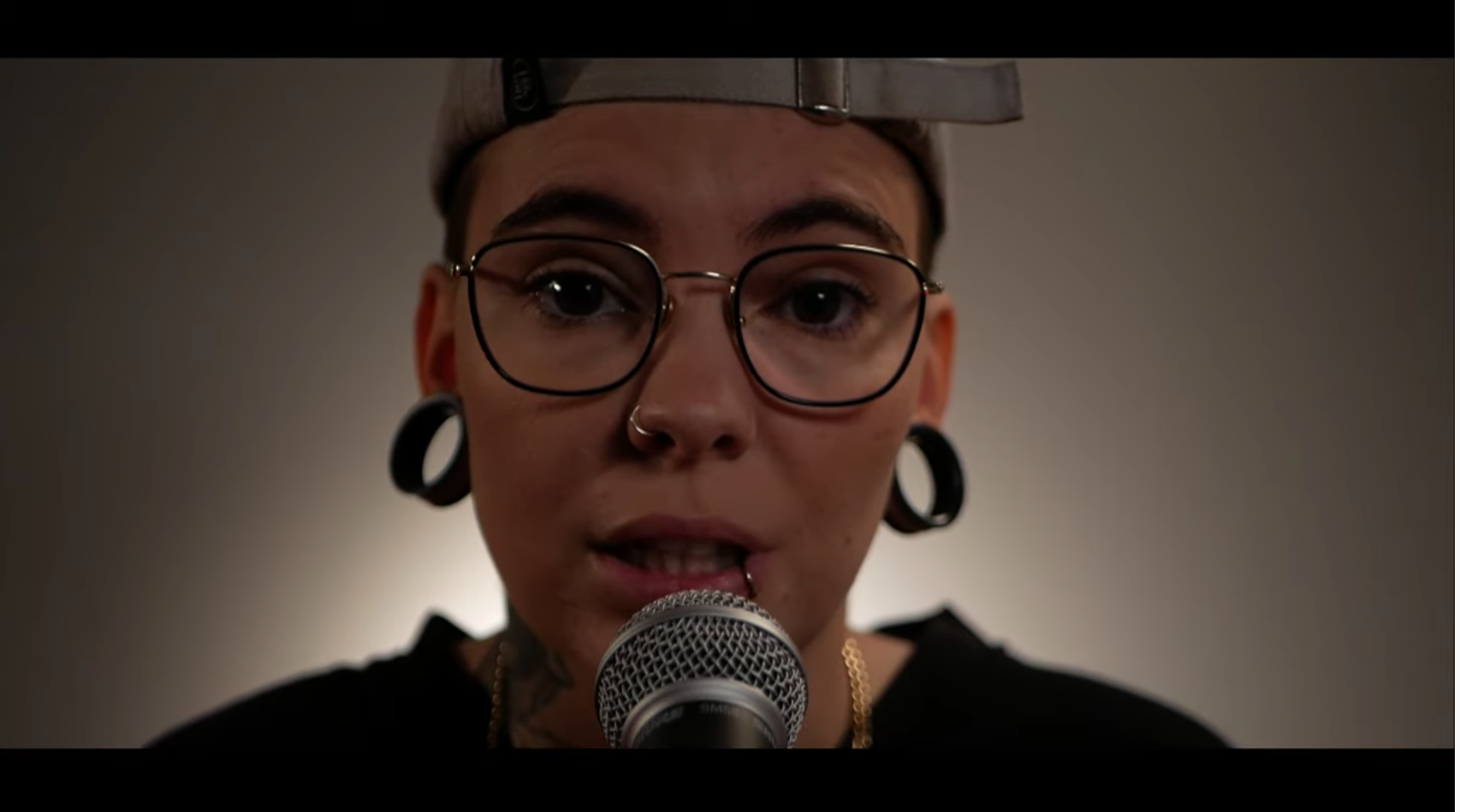 Roxane Bruneau lance une nouvelle version d’une de ses chansons au profit de SOS violence conjugale