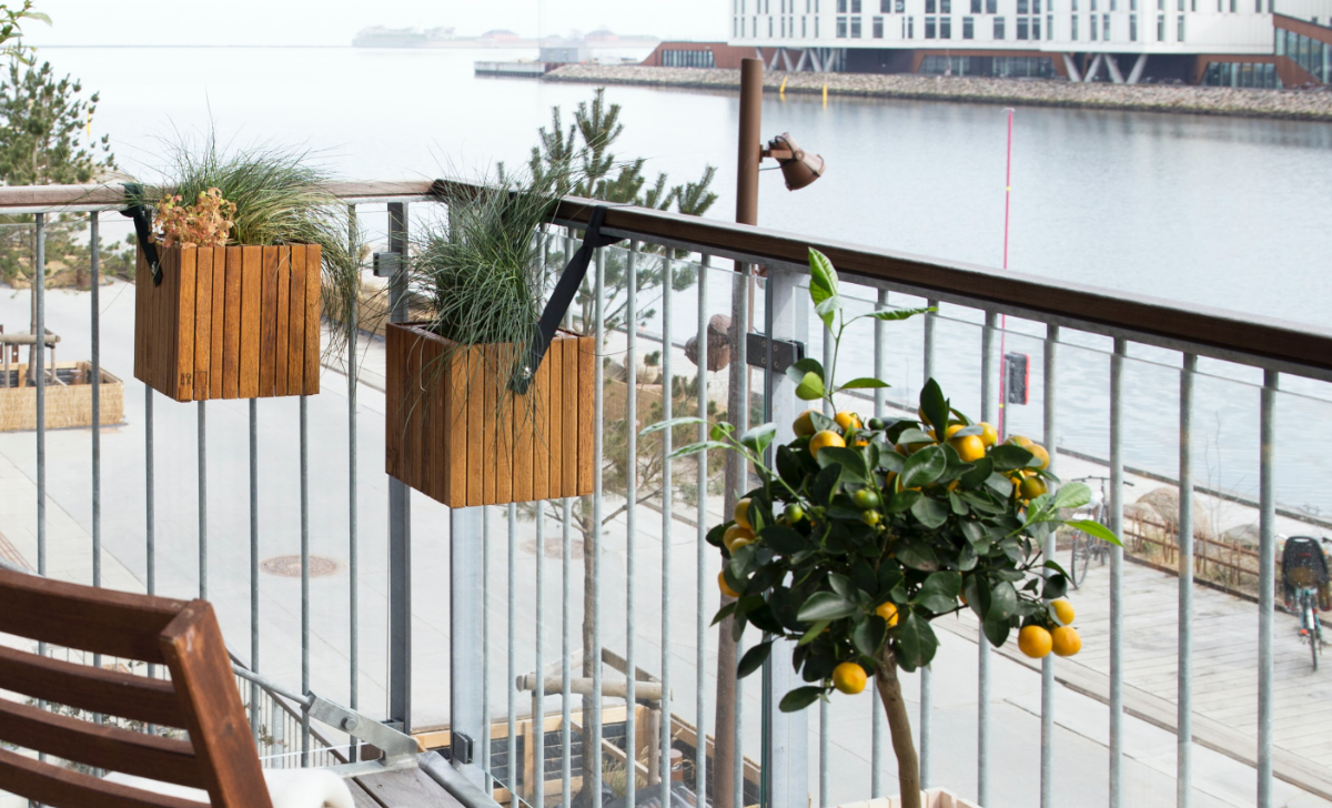 Découvrez 10 items à moins de 50$ pour décorer votre balcon ou votre cour