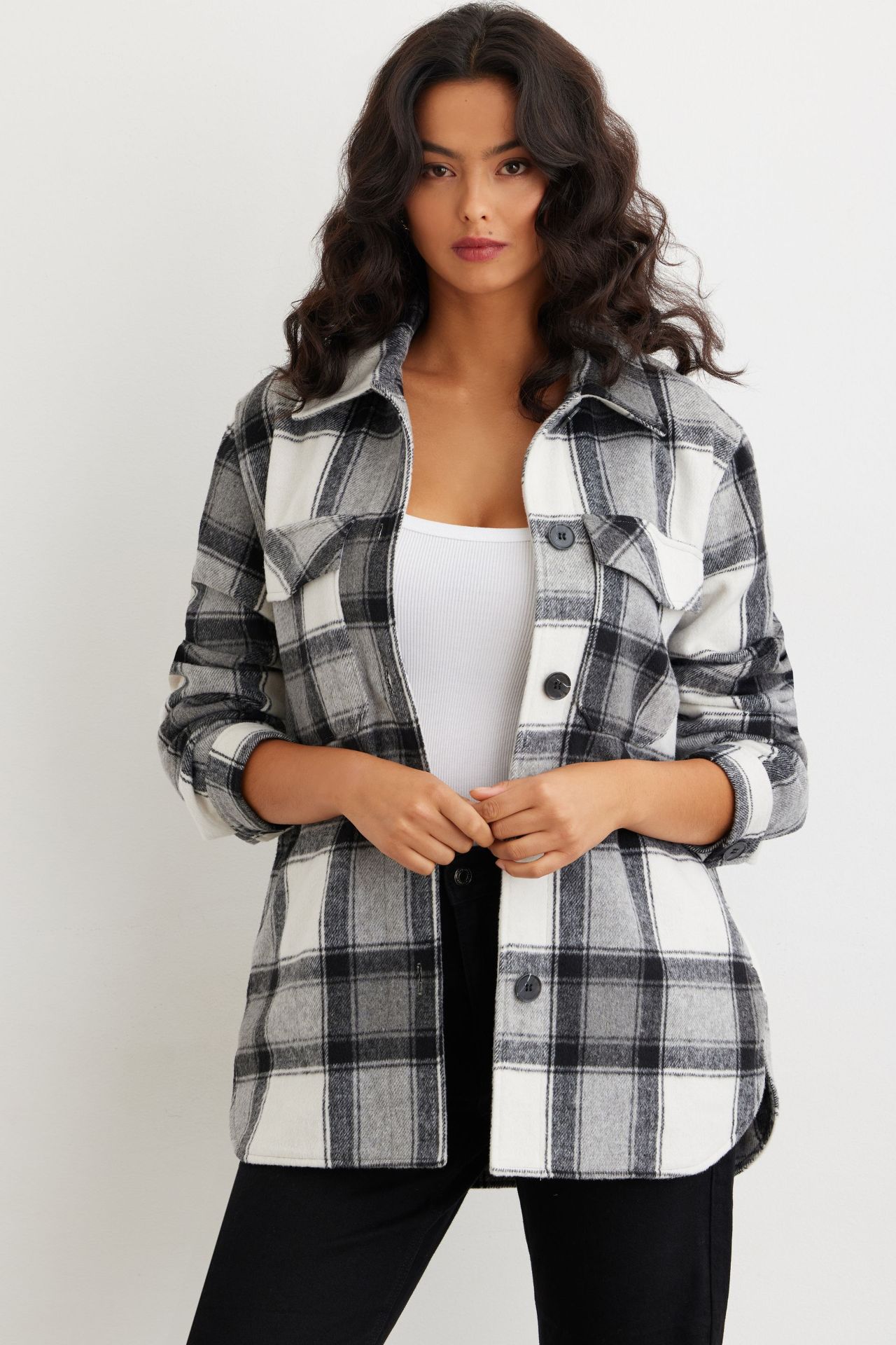 Look relax (et tendance) avec les surchemises!