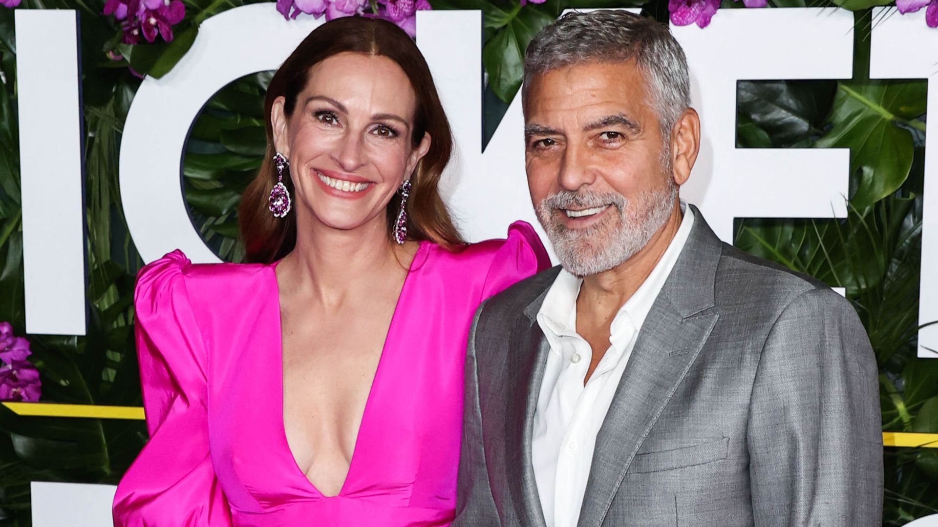 Julia Roberts et les stars de &amp;lsquo;Ticket To Paradise&amp;rsquo; étaient superbes à la première à Los Angeles