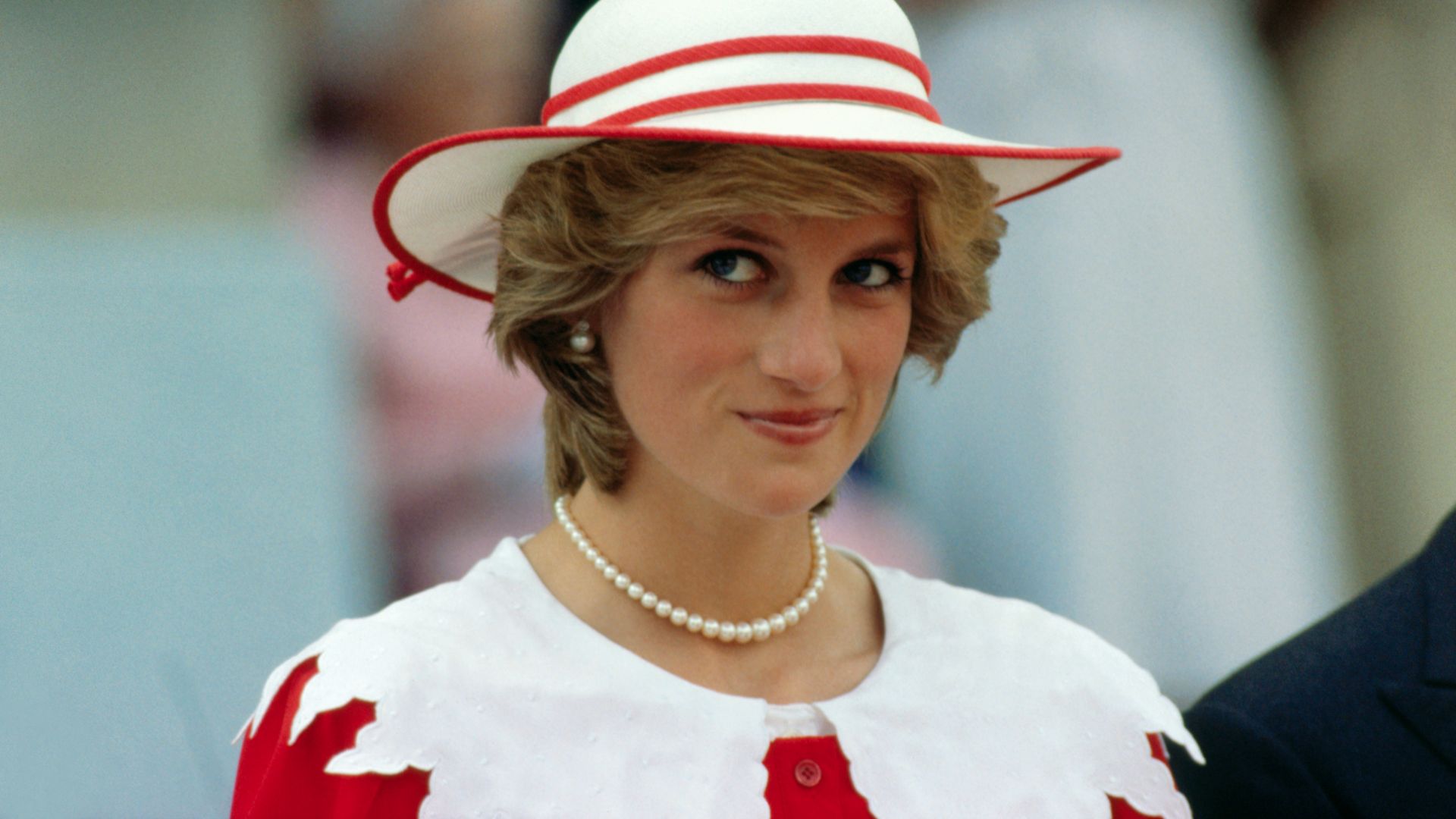 Une robe portée par Diana au Canada brise un record